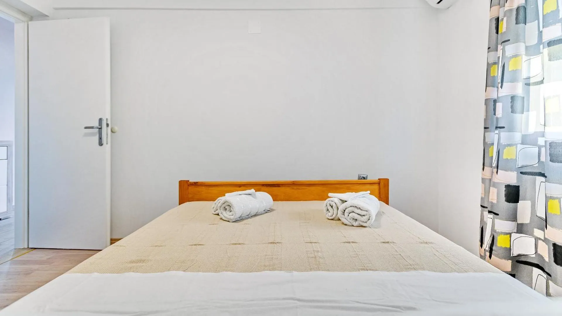 Countryside Holiday Home - Pool - Big Terrace Benkovac