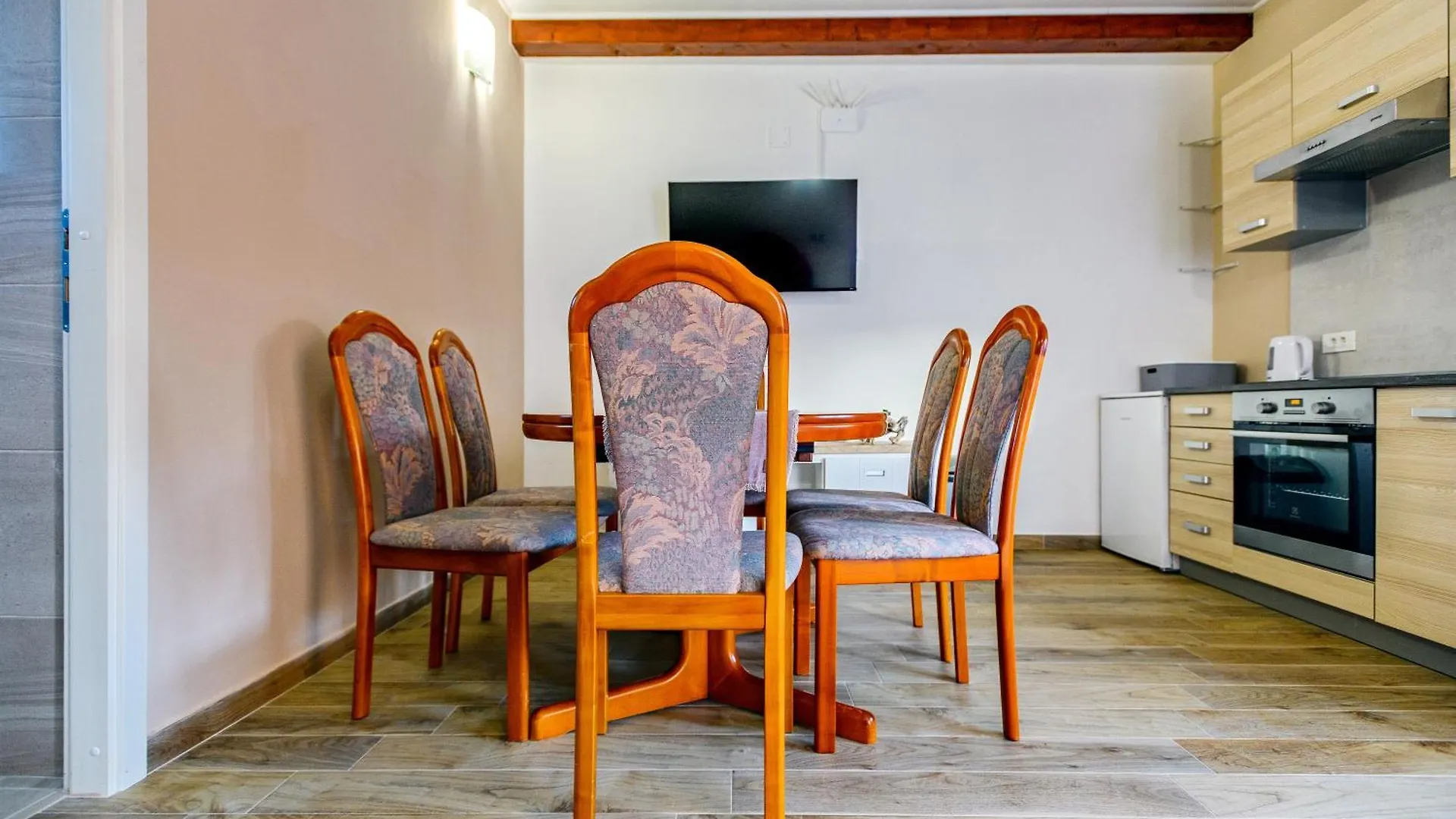Countryside Holiday Home - Pool - Big Terrace Benkovac