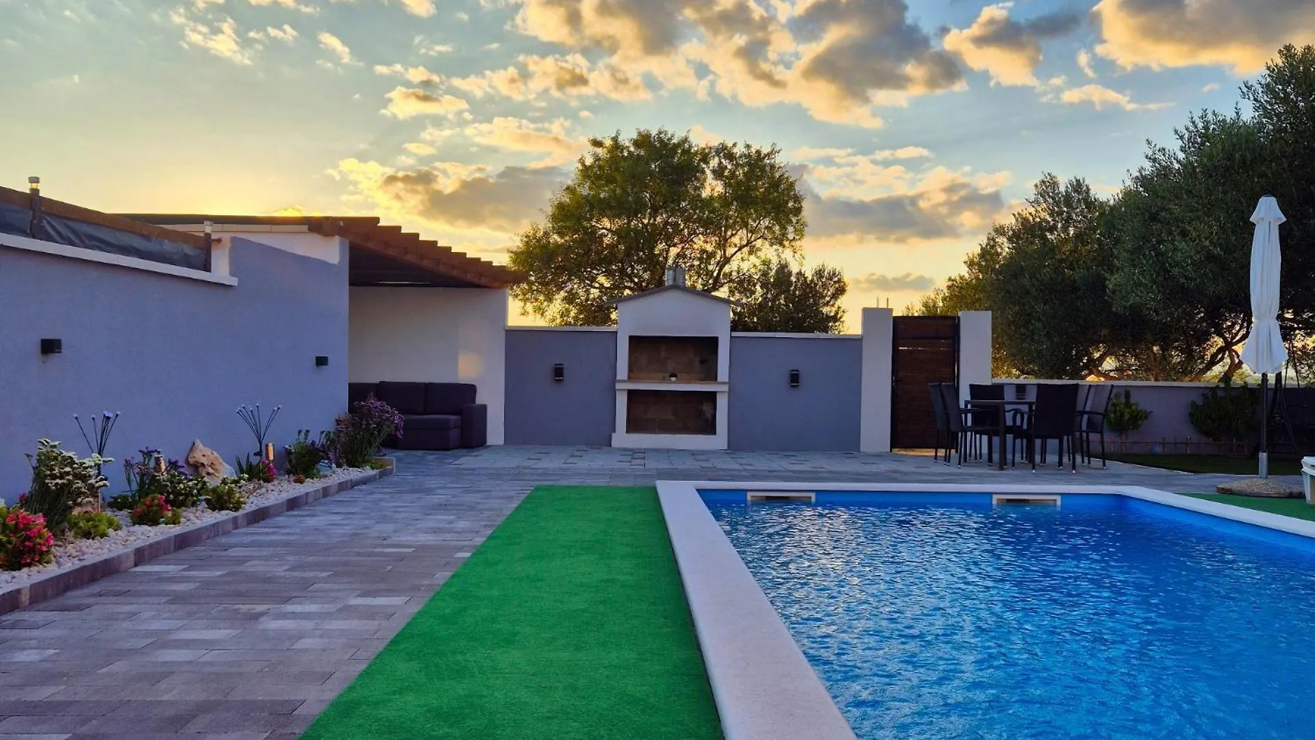 Countryside Holiday Home - Pool - Big Terrace Benkovac